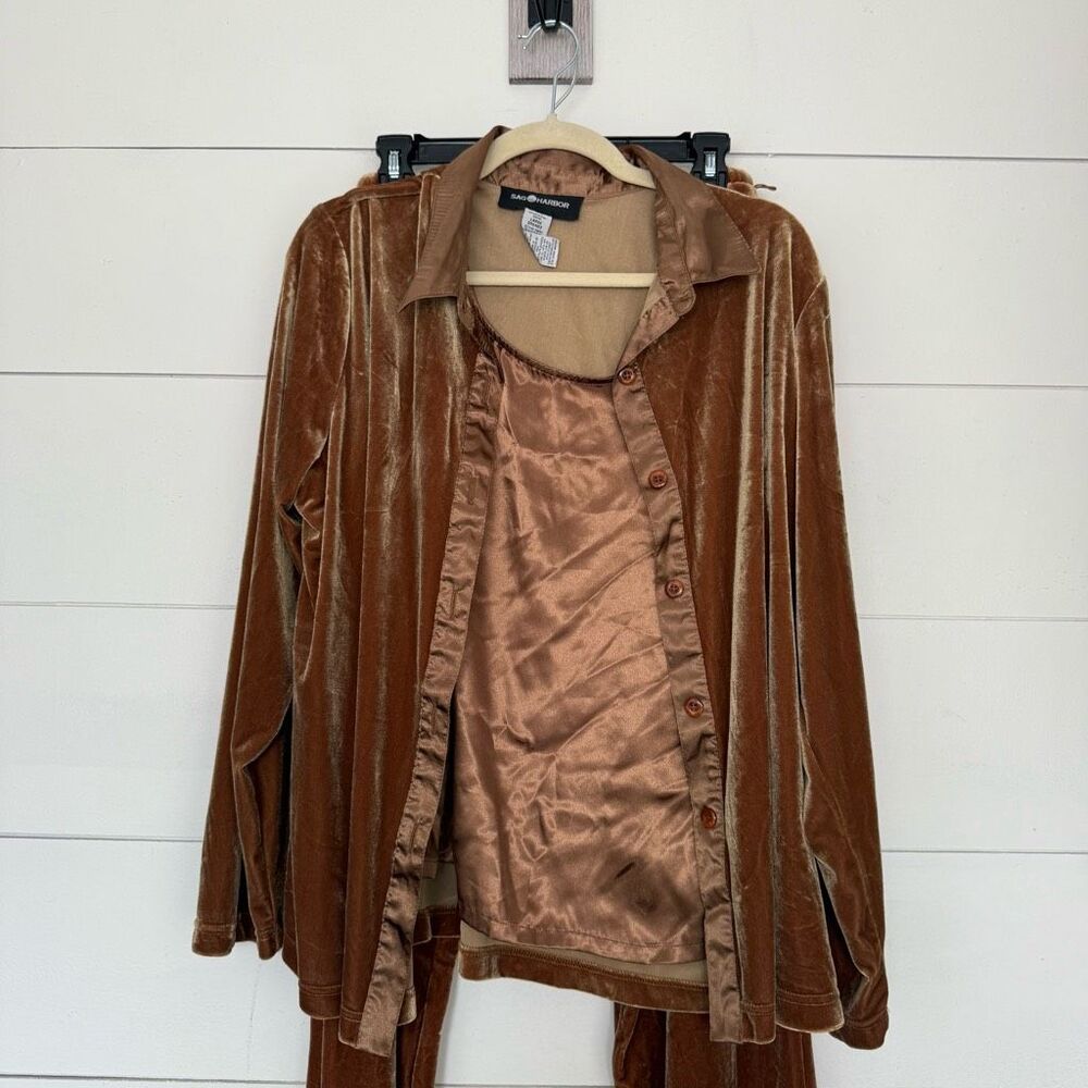Sag Harbor Women’s Large Velvet 2 Piece Outfit Brown